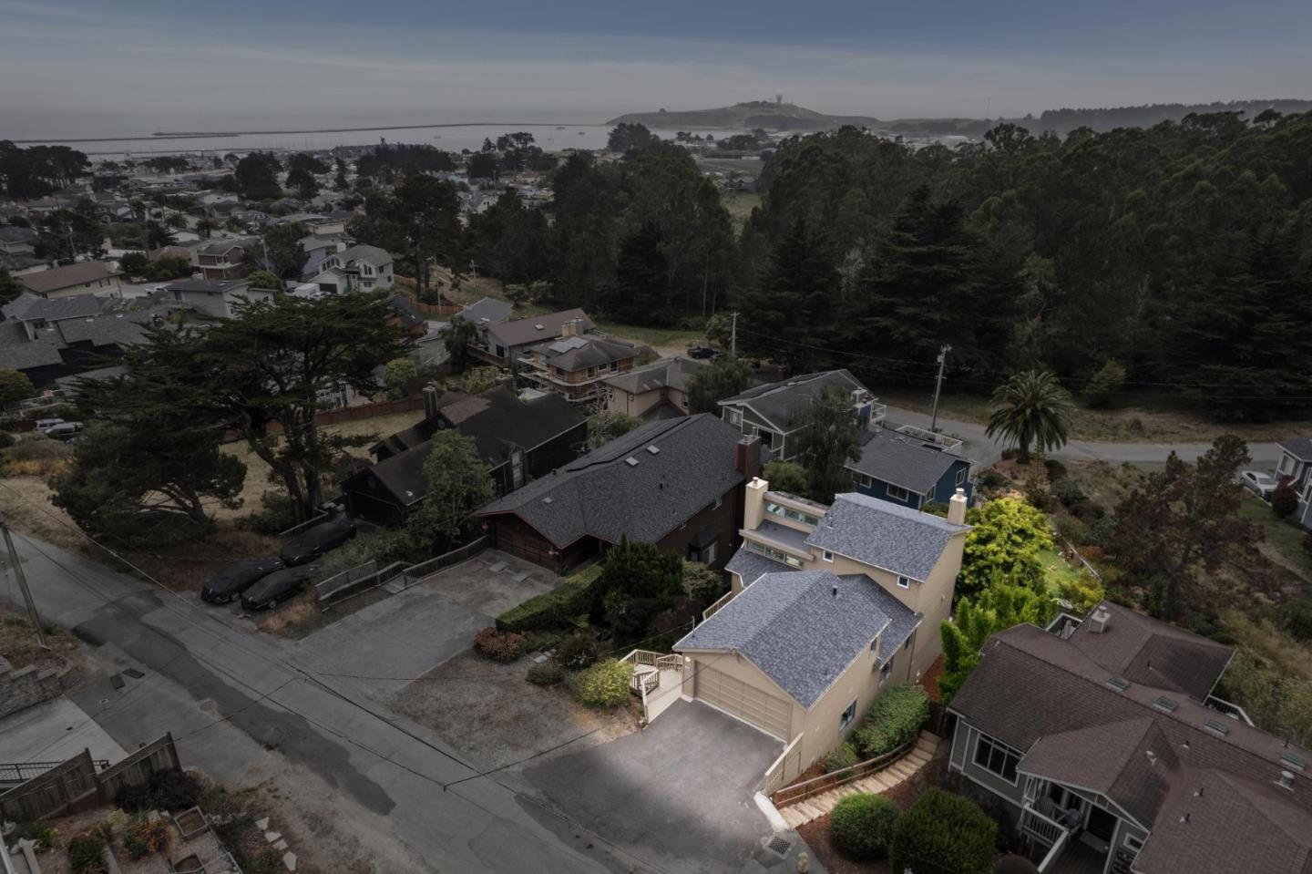 Detail Gallery Image 46 of 50 For 389 Avenue Granada, El Granada,  CA 94018 - 5 Beds | 3 Baths