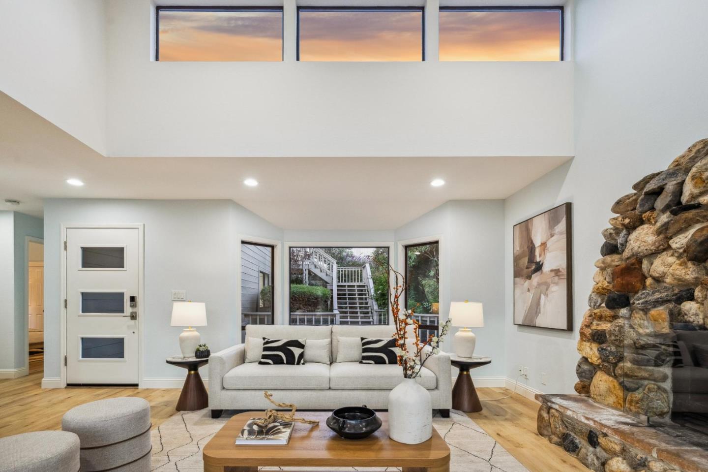 Detail Gallery Image 7 of 50 For 389 Avenue Granada, El Granada,  CA 94018 - 5 Beds | 3 Baths