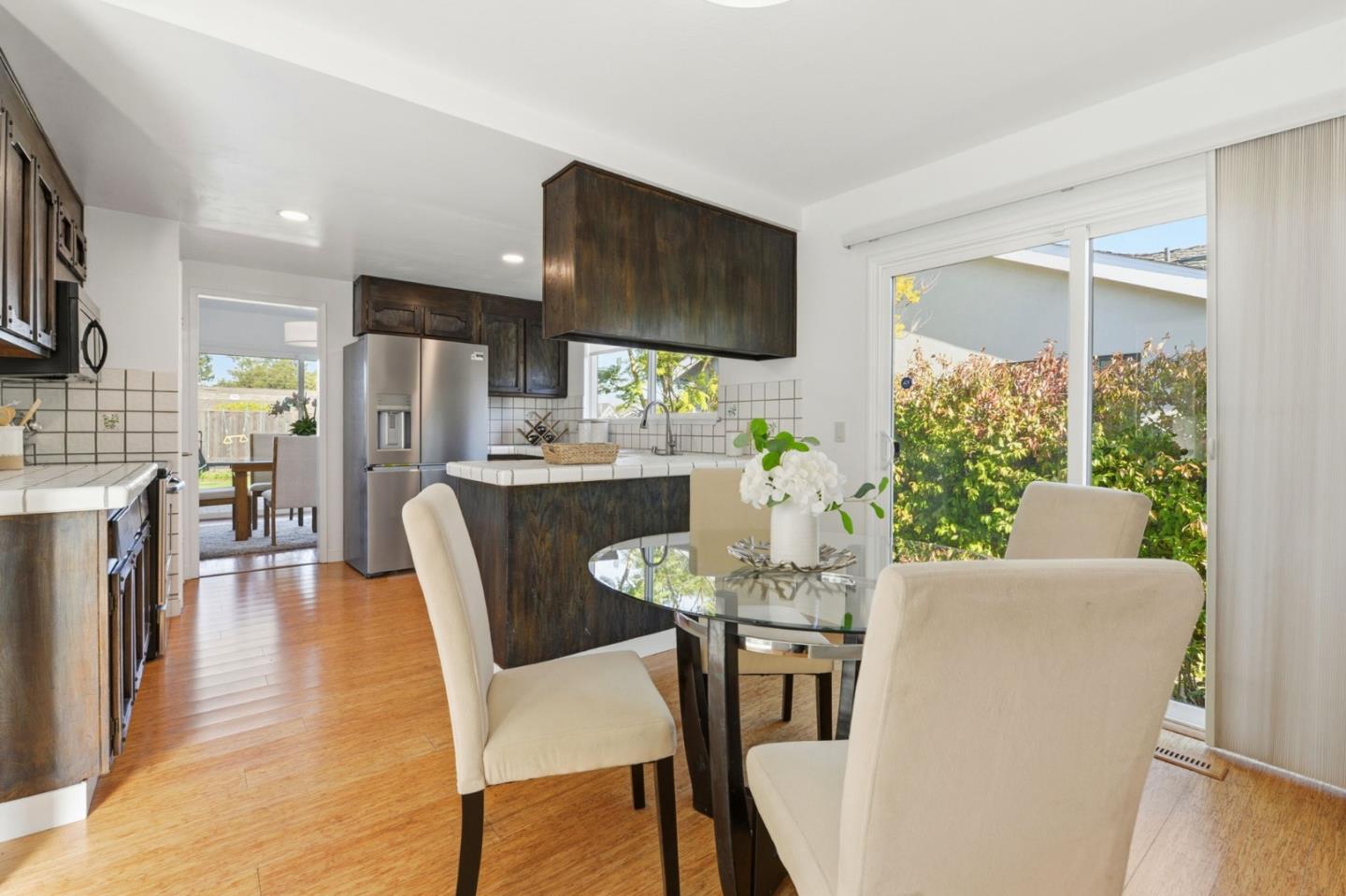 Detail Gallery Image 10 of 31 For 2712 Hallmark Dr, Belmont,  CA 94002 - 5 Beds | 2 Baths