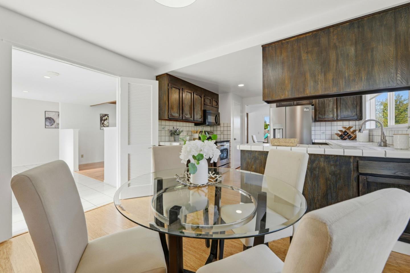 Detail Gallery Image 11 of 31 For 2712 Hallmark Dr, Belmont,  CA 94002 - 5 Beds | 2 Baths