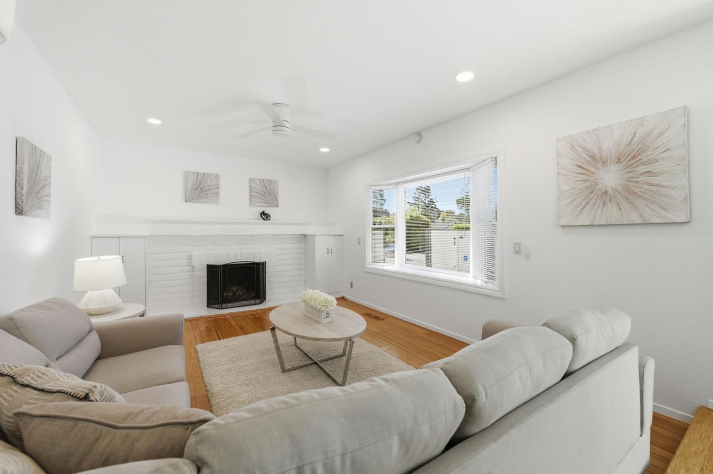 Detail Gallery Image 13 of 31 For 2712 Hallmark Dr, Belmont,  CA 94002 - 5 Beds | 2 Baths