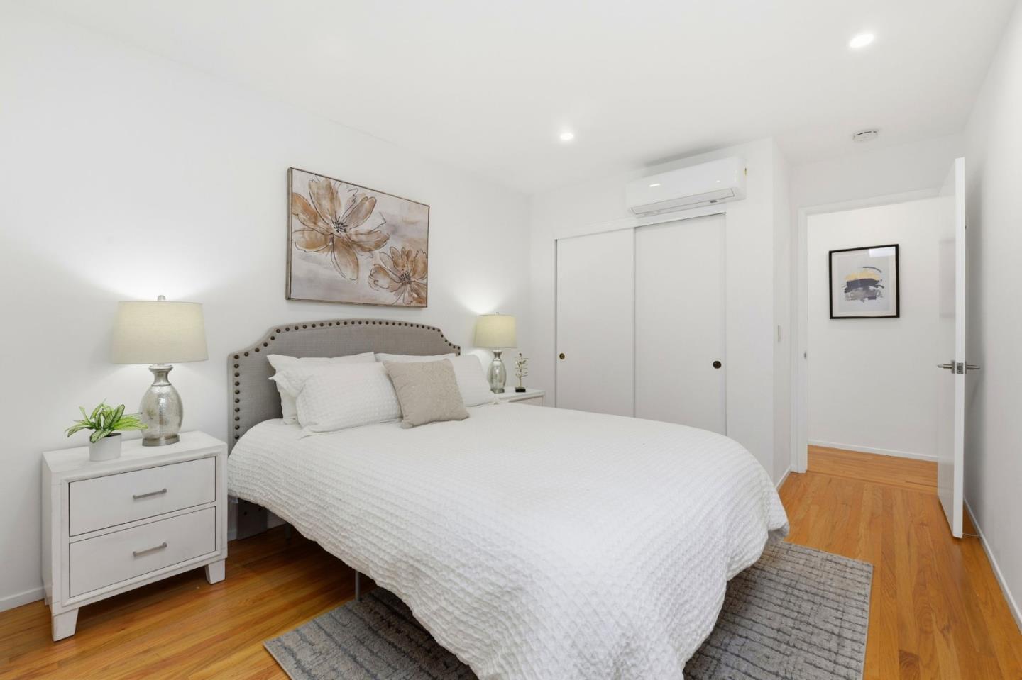 Detail Gallery Image 17 of 31 For 2712 Hallmark Dr, Belmont,  CA 94002 - 5 Beds | 2 Baths