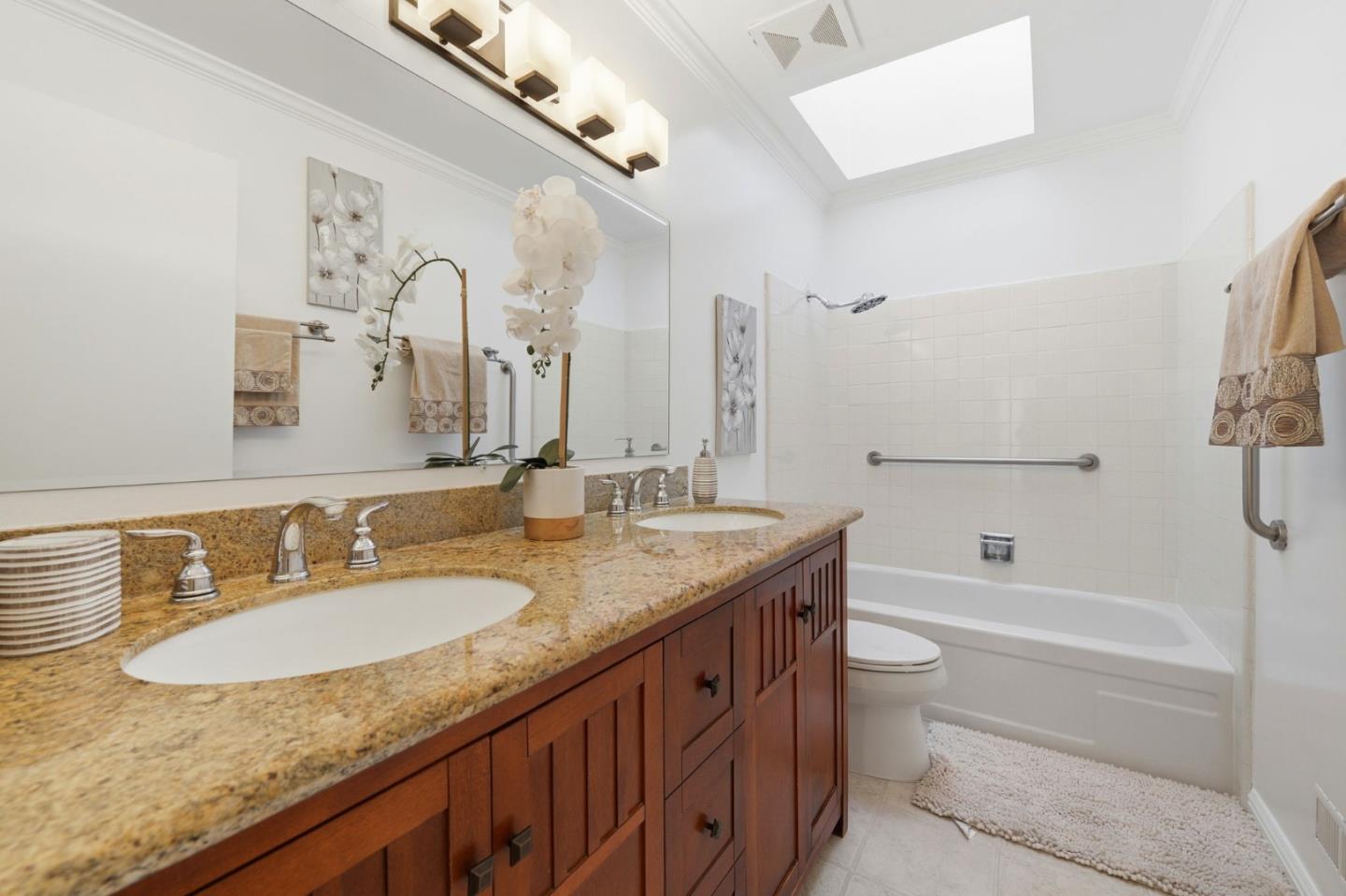 Detail Gallery Image 19 of 31 For 2712 Hallmark Dr, Belmont,  CA 94002 - 5 Beds | 2 Baths