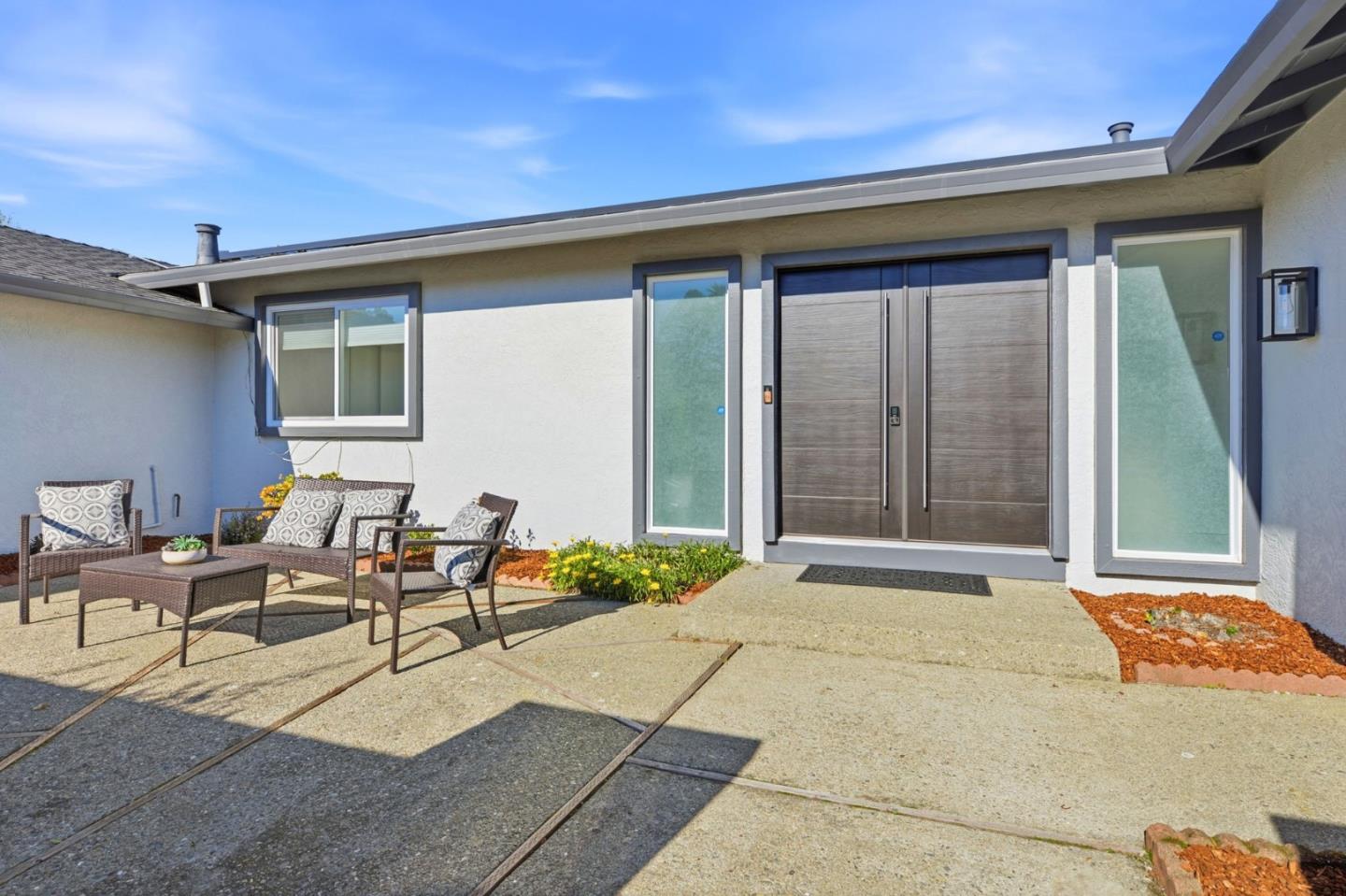 Detail Gallery Image 2 of 31 For 2712 Hallmark Dr, Belmont,  CA 94002 - 5 Beds | 2 Baths