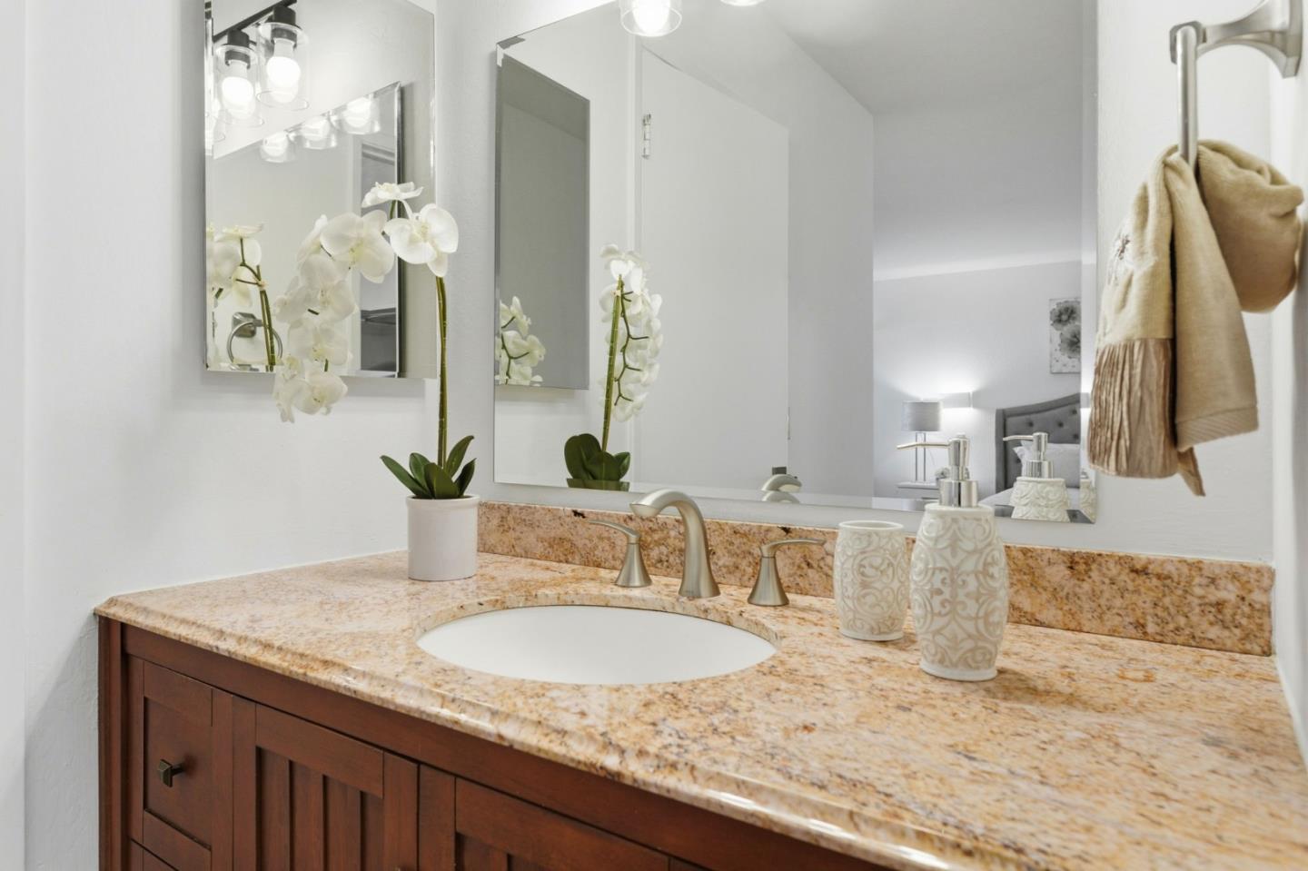 Detail Gallery Image 24 of 31 For 2712 Hallmark Dr, Belmont,  CA 94002 - 5 Beds | 2 Baths