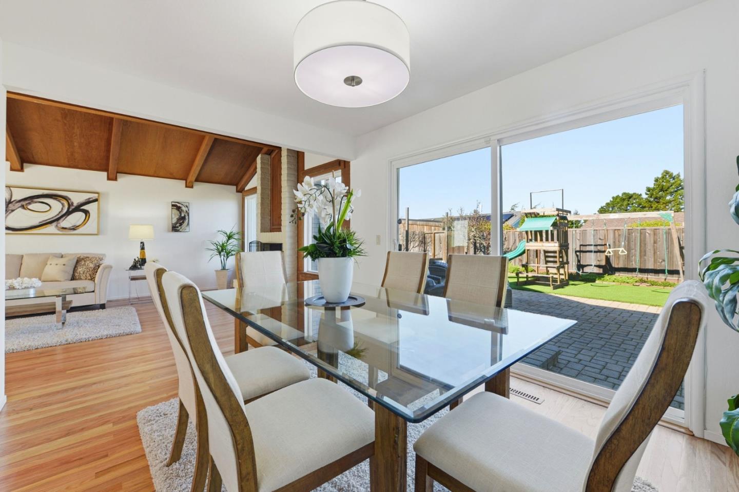 Detail Gallery Image 6 of 31 For 2712 Hallmark Dr, Belmont,  CA 94002 - 5 Beds | 2 Baths