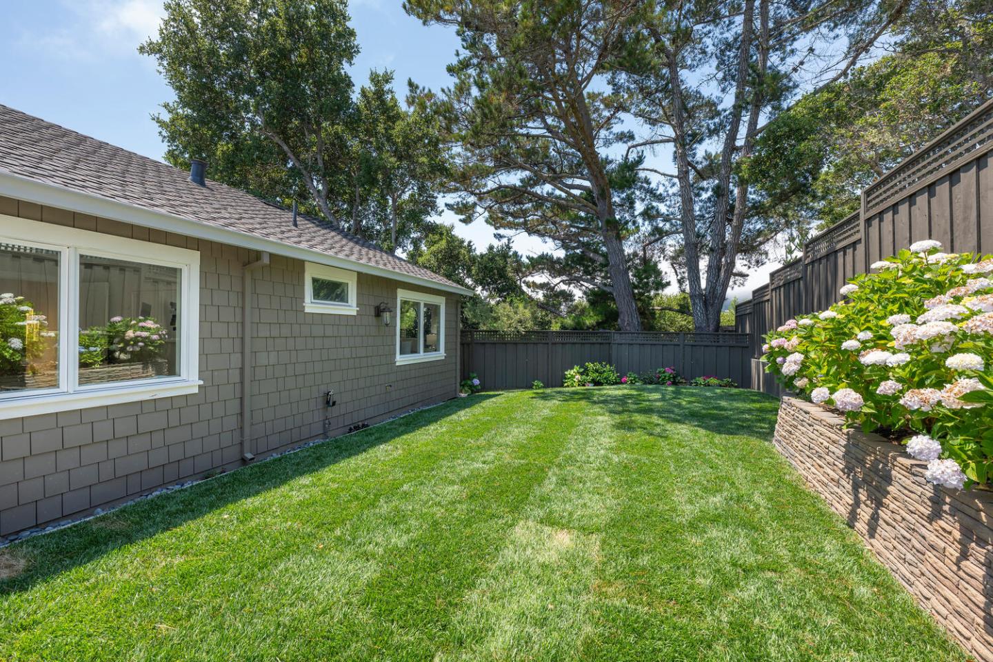 Detail Gallery Image 37 of 54 For 30 Calaveras Ct, Hillsborough,  CA 94010 - 4 Beds | 2/1 Baths