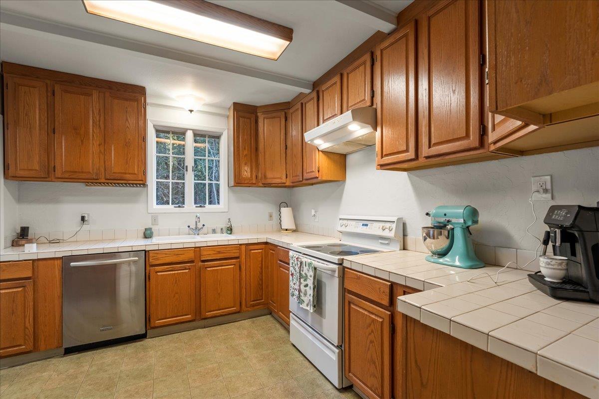 Detail Gallery Image 11 of 35 For 20246 Gist Rd, Los Gatos,  CA 95033 - 4 Beds | 2 Baths