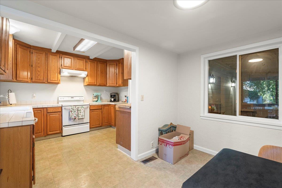 Detail Gallery Image 15 of 35 For 20246 Gist Rd, Los Gatos,  CA 95033 - 4 Beds | 2 Baths