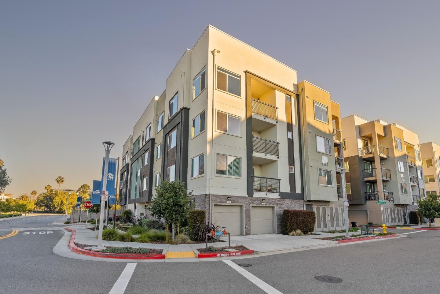 Detail Gallery Image 2 of 42 For 3207 Mallard Ct #401,  San Jose,  CA 95117 - 2 Beds | 2 Baths