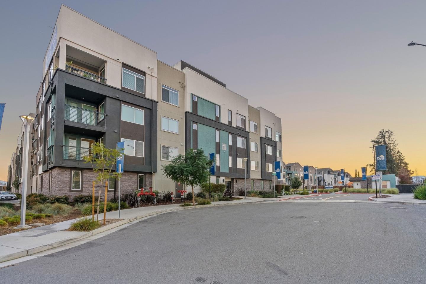 Detail Gallery Image 3 of 42 For 3207 Mallard Ct #401,  San Jose,  CA 95117 - 2 Beds | 2 Baths