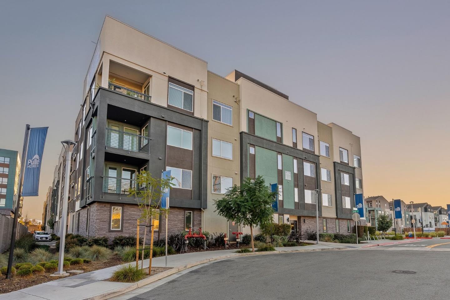 Detail Gallery Image 4 of 42 For 3207 Mallard Ct #401,  San Jose,  CA 95117 - 2 Beds | 2 Baths