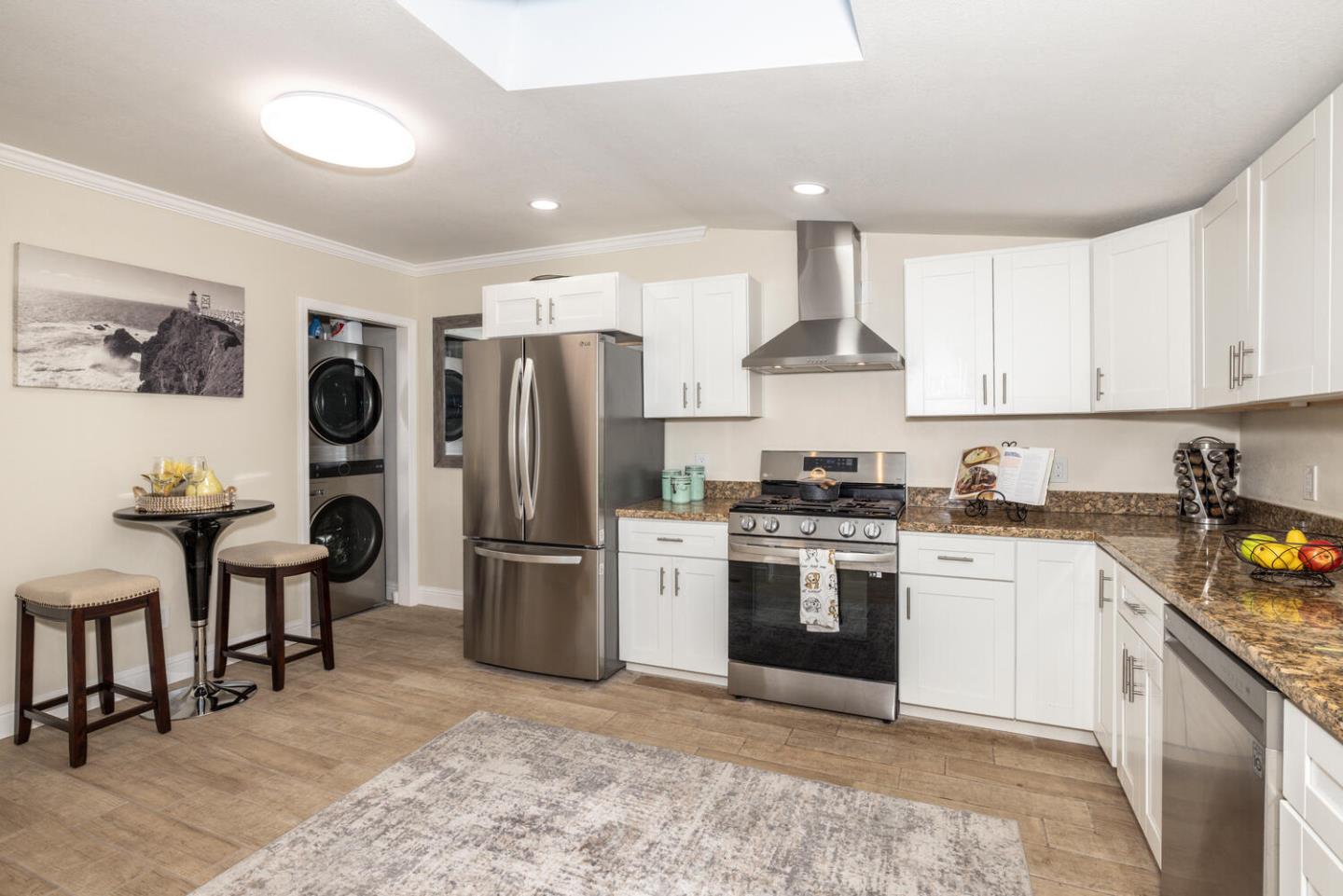 Detail Gallery Image 39 of 49 For 2659 Garfield St, San Mateo,  CA 94403 - 5 Beds | 5/1 Baths