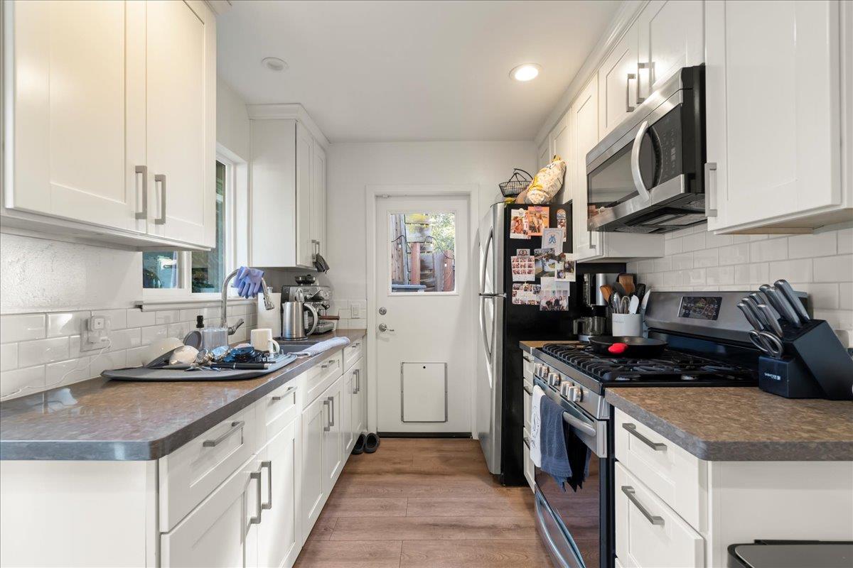 Detail Gallery Image 10 of 23 For 16 Terrace Ct, Los Gatos,  CA 95030 - – Beds | – Baths