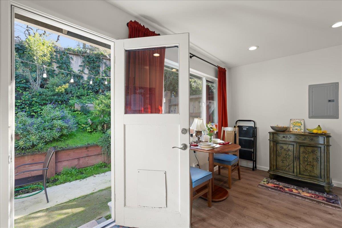 Detail Gallery Image 13 of 23 For 16 Terrace Ct, Los Gatos,  CA 95030 - – Beds | – Baths