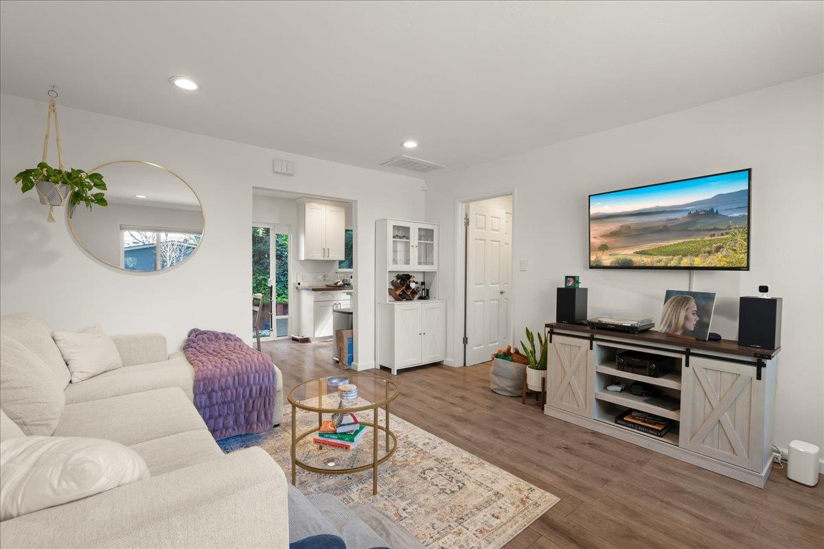 Detail Gallery Image 4 of 23 For 16 Terrace Ct, Los Gatos,  CA 95030 - – Beds | – Baths