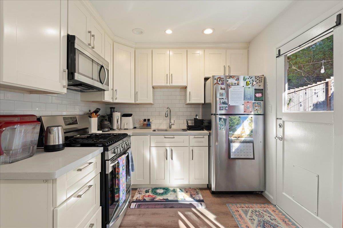 Detail Gallery Image 8 of 23 For 16 Terrace Ct, Los Gatos,  CA 95030 - – Beds | – Baths