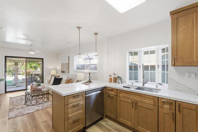 Detail Gallery Image 11 of 42 For 3814 Jefferson Ave, Redwood City,  CA 94062 - 3 Beds | 2 Baths