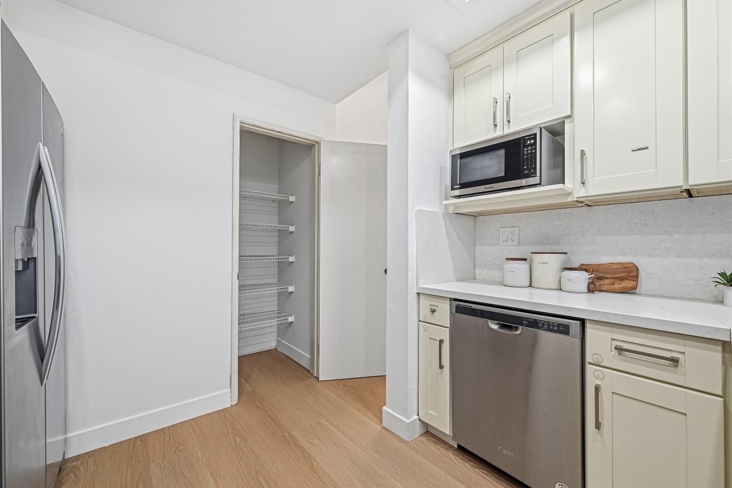 Detail Gallery Image 19 of 52 For 4808 Mendocino Ter, Fremont,  CA 94555 - 4 Beds | 2/1 Baths