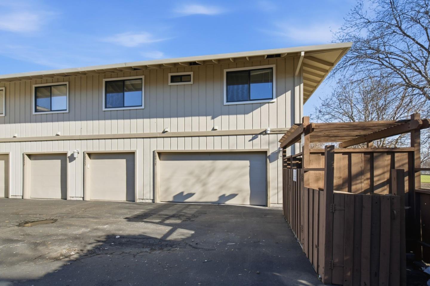 Detail Gallery Image 23 of 28 For 18935 Sara Park Cir, Saratoga,  CA 95070 - 3 Beds | 2 Baths