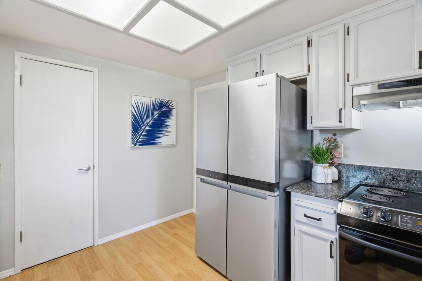 Detail Gallery Image 5 of 28 For 18935 Sara Park Cir, Saratoga,  CA 95070 - 3 Beds | 2 Baths