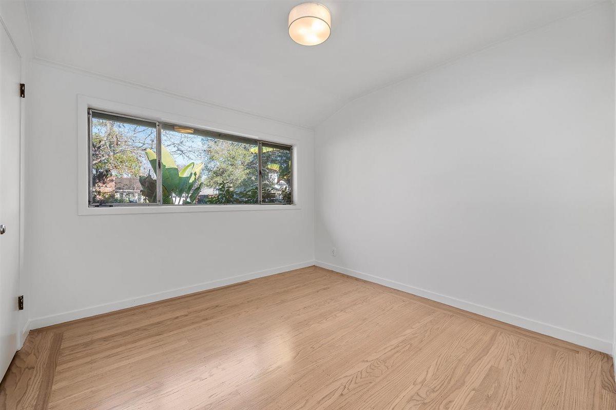 Detail Gallery Image 14 of 26 For 1111 Hobart St, Menlo Park,  CA 94025 - 4 Beds | 2 Baths