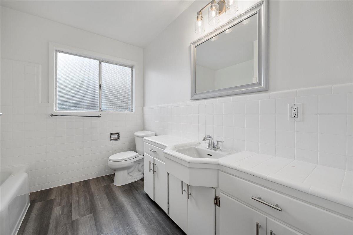 Detail Gallery Image 16 of 26 For 1111 Hobart St, Menlo Park,  CA 94025 - 4 Beds | 2 Baths