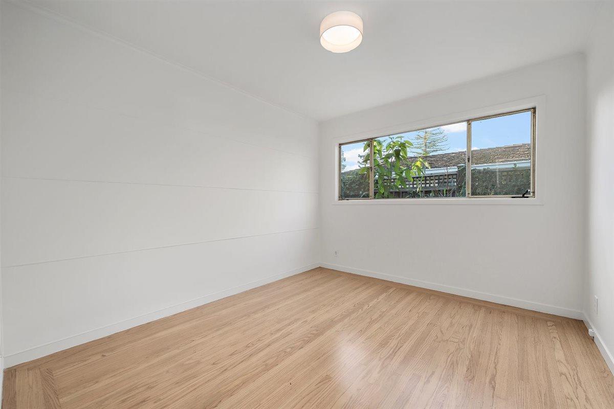 Detail Gallery Image 17 of 26 For 1111 Hobart St, Menlo Park,  CA 94025 - 4 Beds | 2 Baths