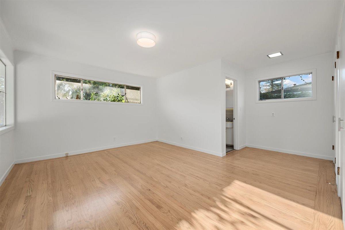 Detail Gallery Image 18 of 26 For 1111 Hobart St, Menlo Park,  CA 94025 - 4 Beds | 2 Baths