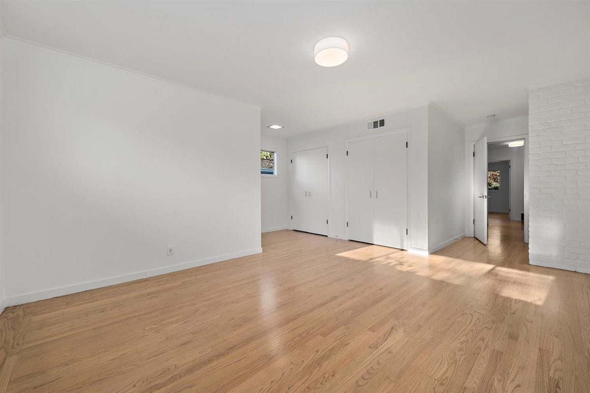 Detail Gallery Image 19 of 26 For 1111 Hobart St, Menlo Park,  CA 94025 - 4 Beds | 2 Baths