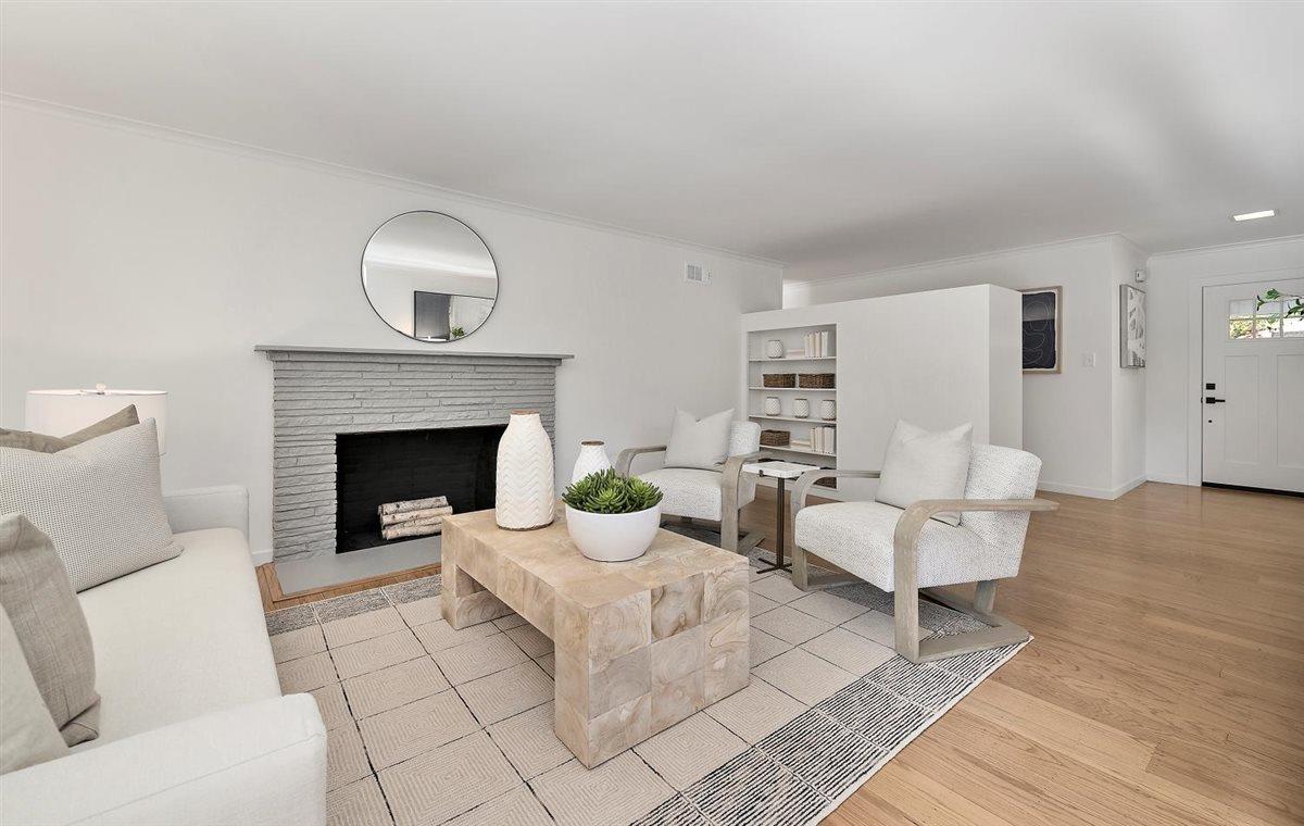 Detail Gallery Image 6 of 26 For 1111 Hobart St, Menlo Park,  CA 94025 - 4 Beds | 2 Baths