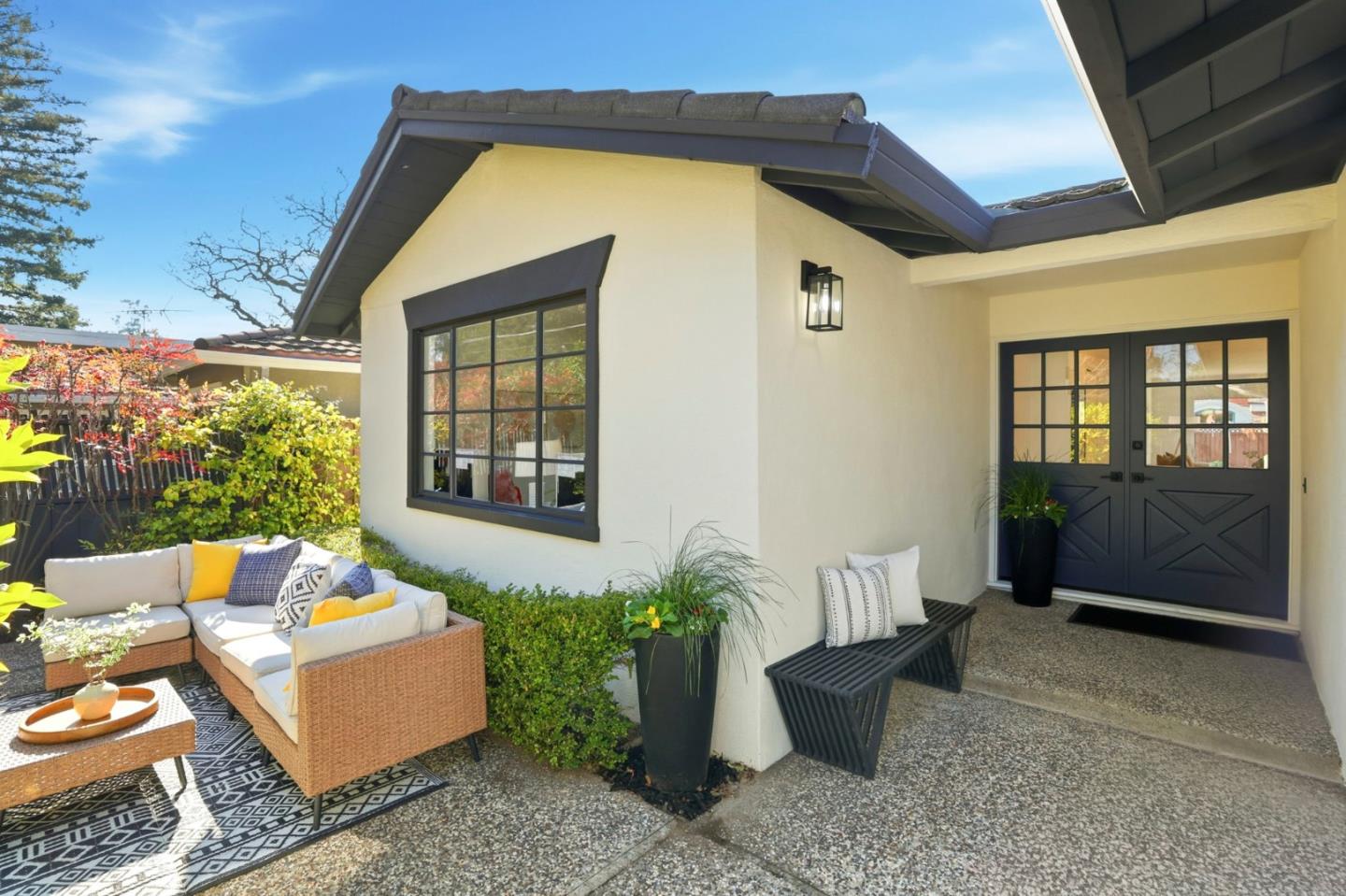 Detail Gallery Image 4 of 30 For 381 Leland Ave, Menlo Park,  CA 94025 - 3 Beds | 2 Baths