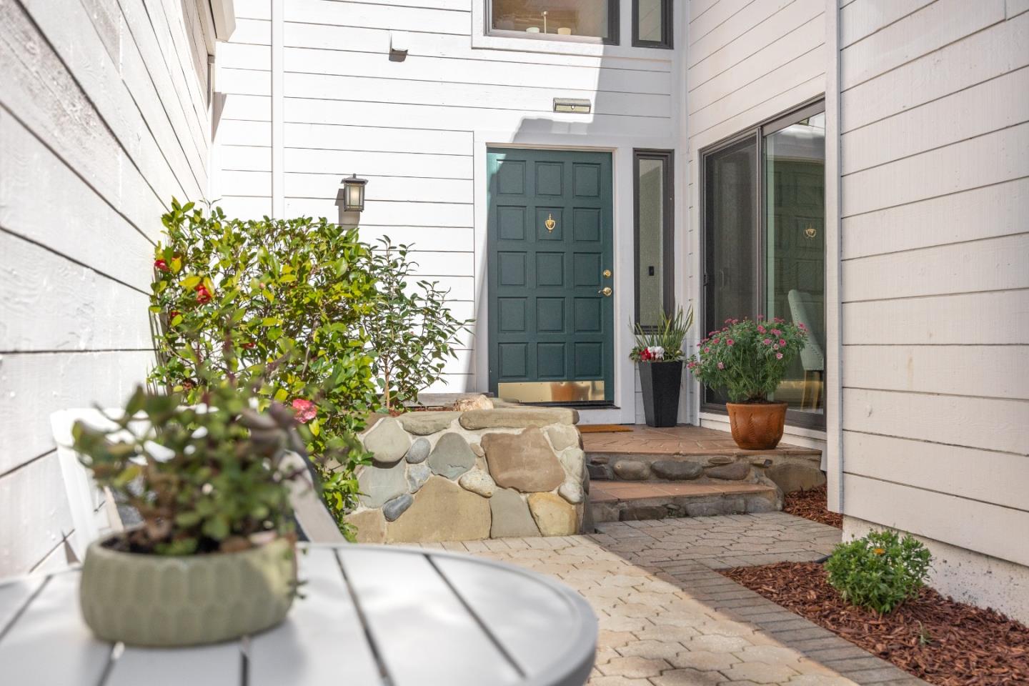 Browse active condo listings in LOS GATOS