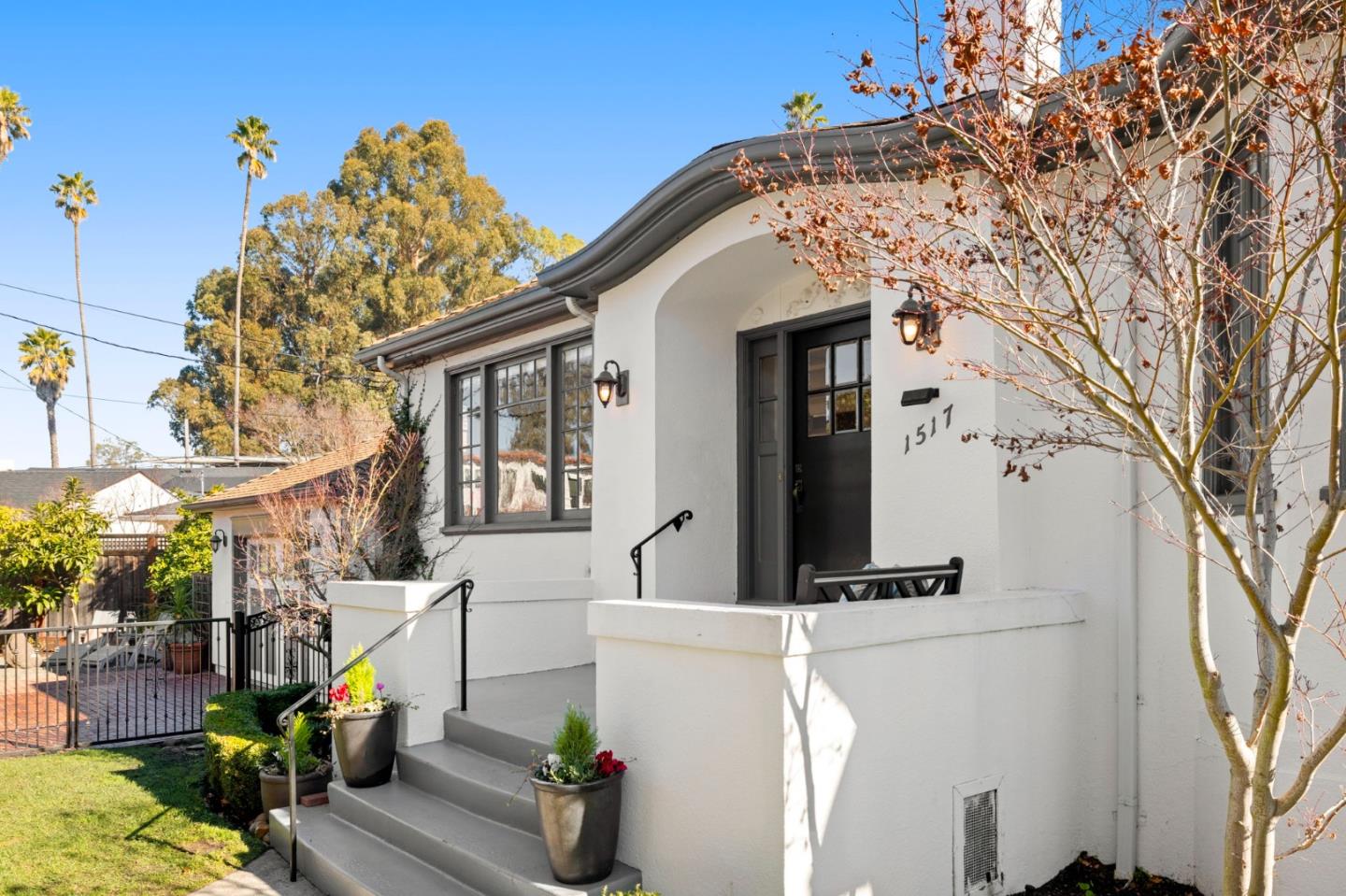 Detail Gallery Image 2 of 52 For 1517 Cypress Ave, Burlingame,  CA 94010 - 3 Beds | 2 Baths