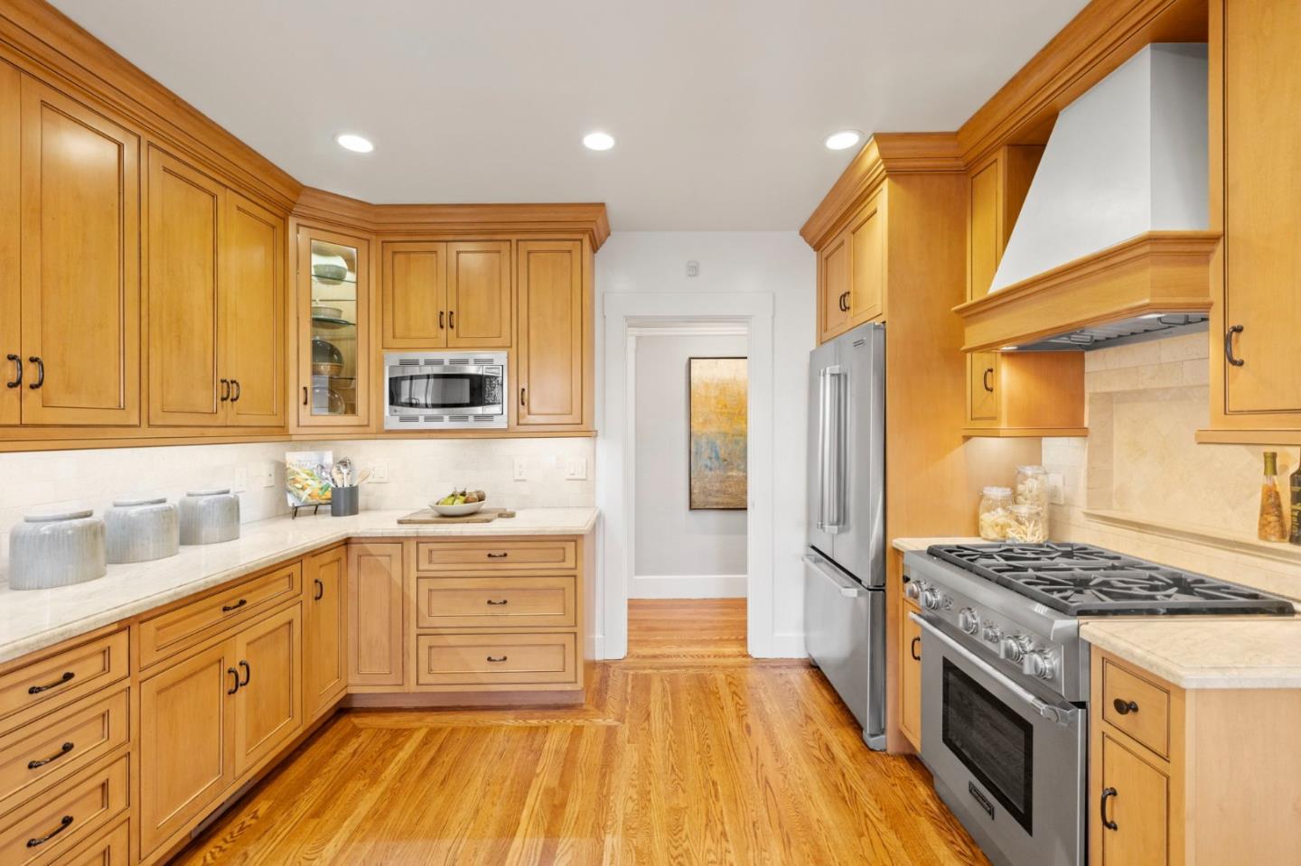 Detail Gallery Image 23 of 52 For 1517 Cypress Ave, Burlingame,  CA 94010 - 3 Beds | 2 Baths