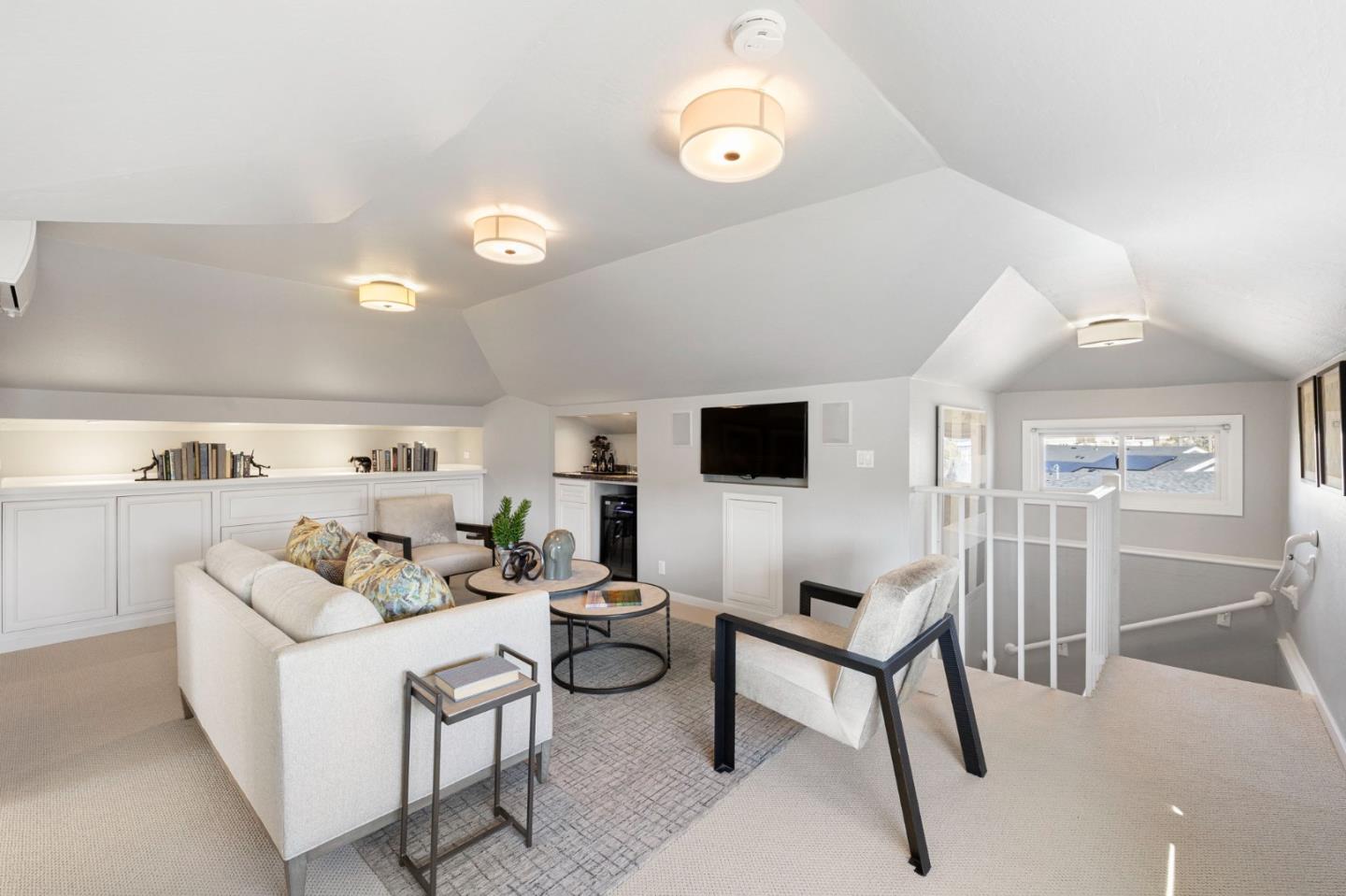 Detail Gallery Image 32 of 52 For 1517 Cypress Ave, Burlingame,  CA 94010 - 3 Beds | 2 Baths