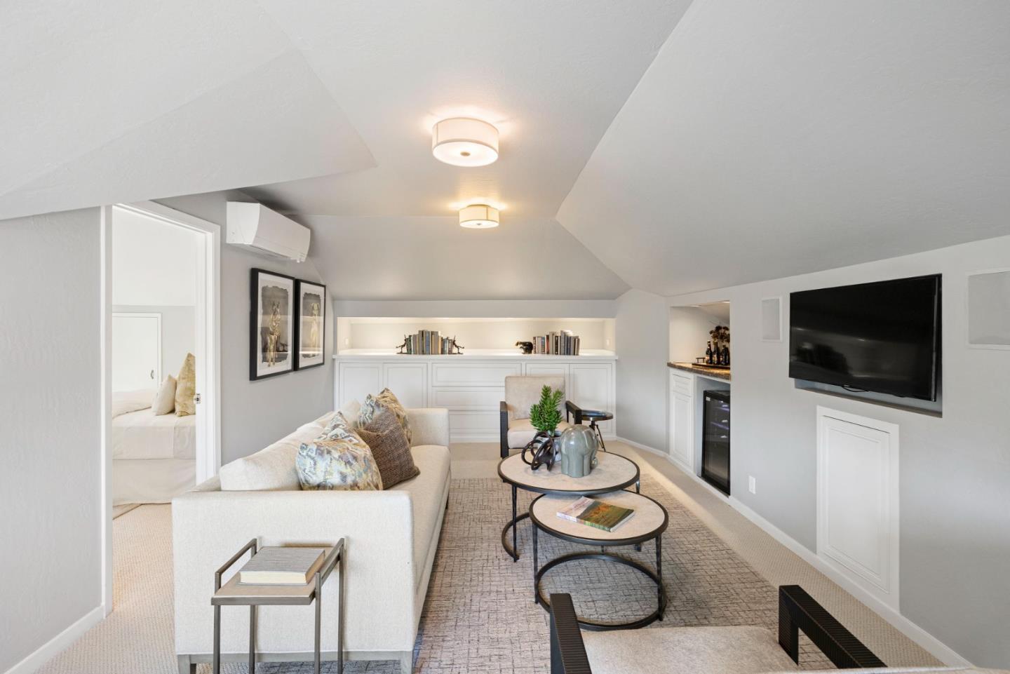 Detail Gallery Image 33 of 52 For 1517 Cypress Ave, Burlingame,  CA 94010 - 3 Beds | 2 Baths