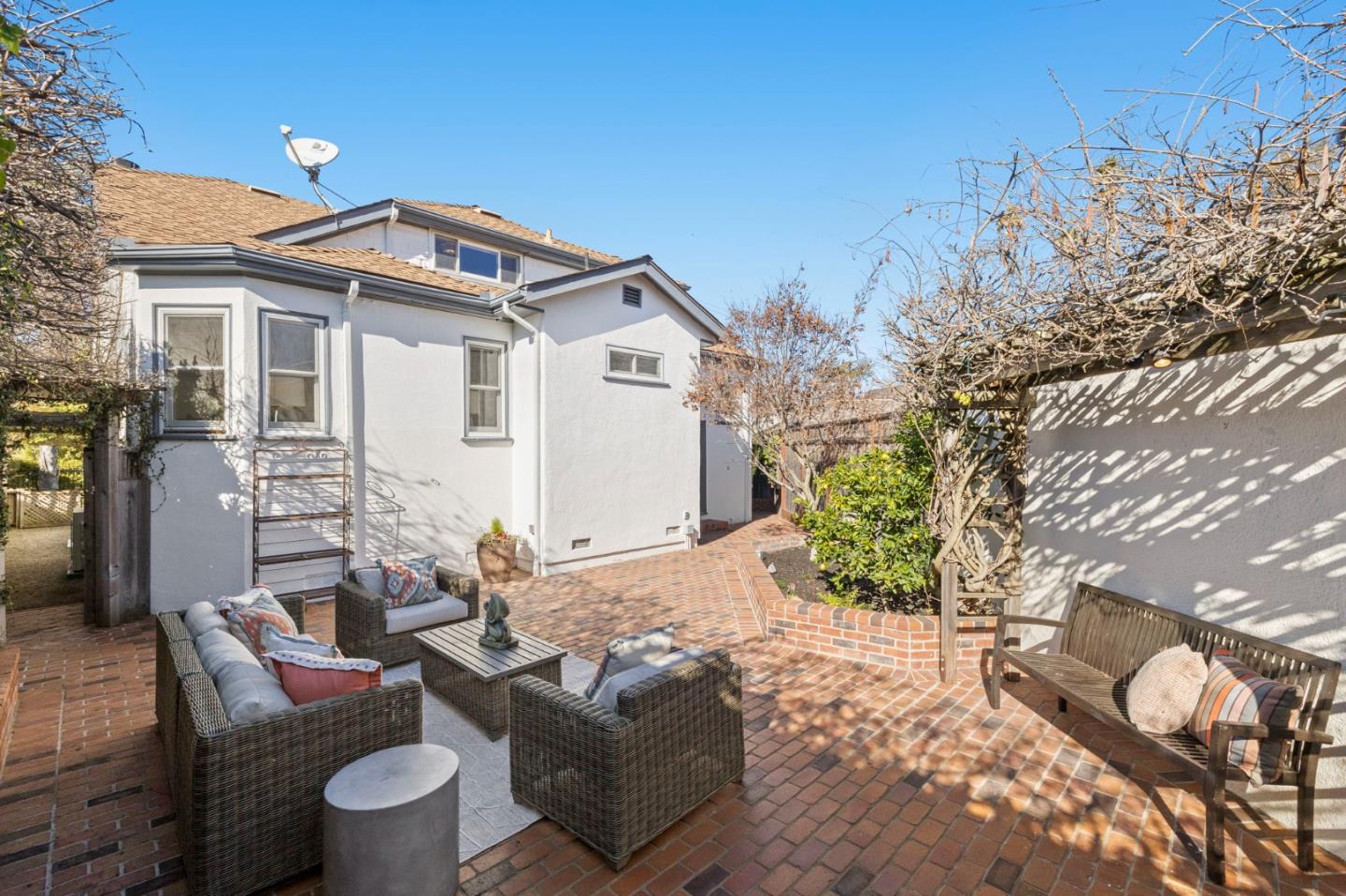 Detail Gallery Image 38 of 52 For 1517 Cypress Ave, Burlingame,  CA 94010 - 3 Beds | 2 Baths