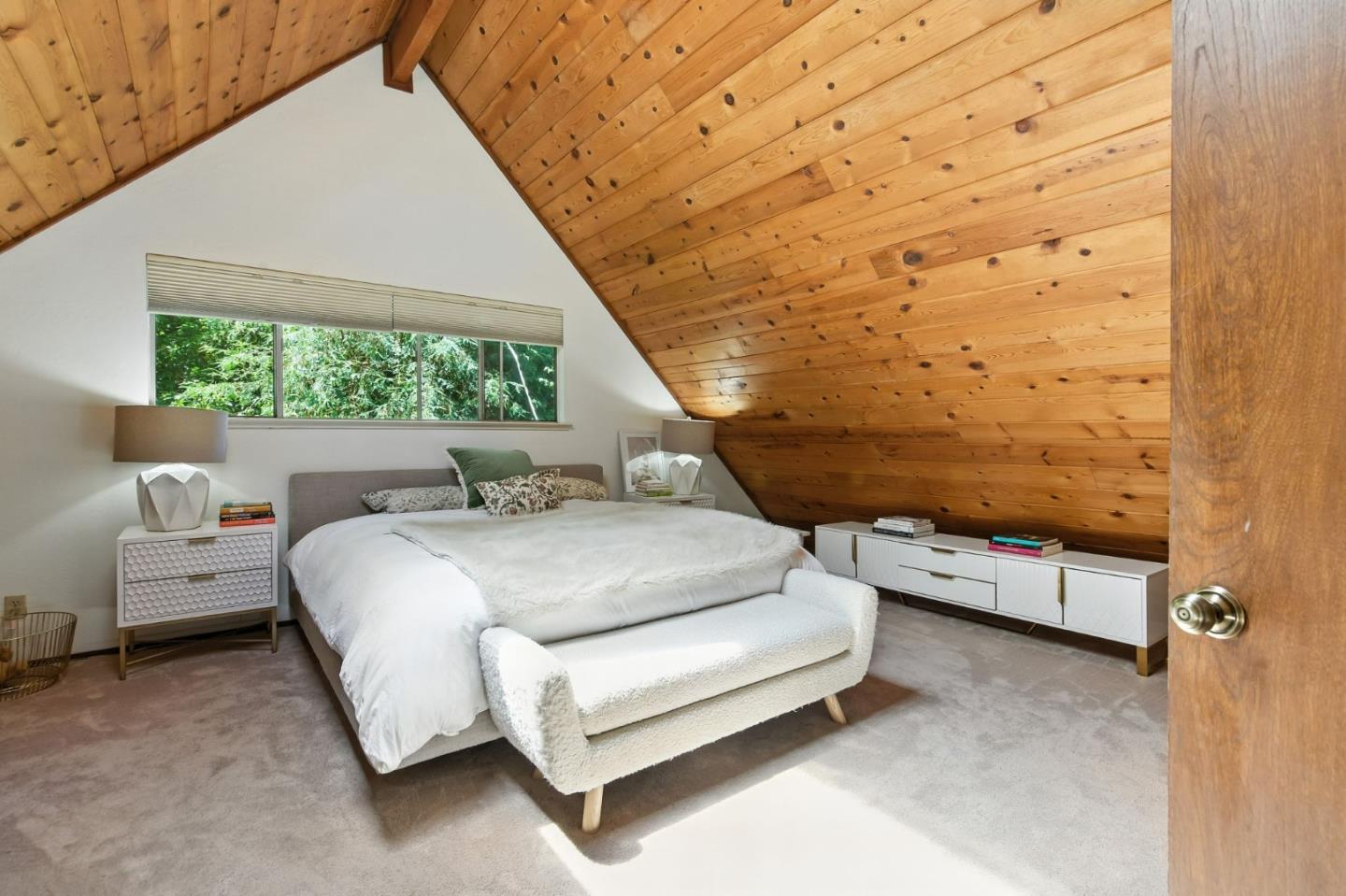 Detail Gallery Image 13 of 36 For 17666 Navajo Trl, Los Gatos,  CA 95033 - 3 Beds | 2 Baths