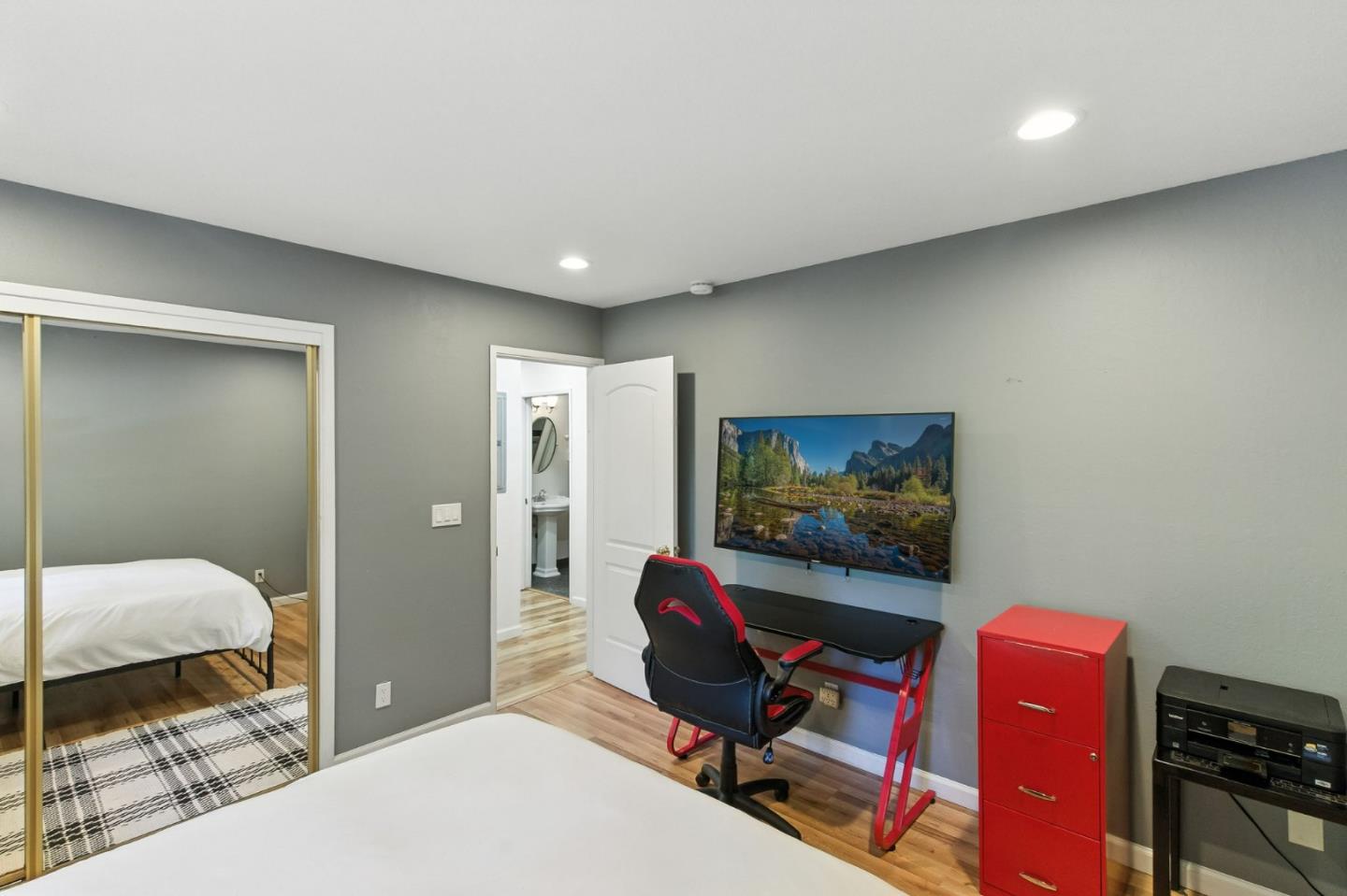 Detail Gallery Image 19 of 36 For 17666 Navajo Trl, Los Gatos,  CA 95033 - 3 Beds | 2 Baths