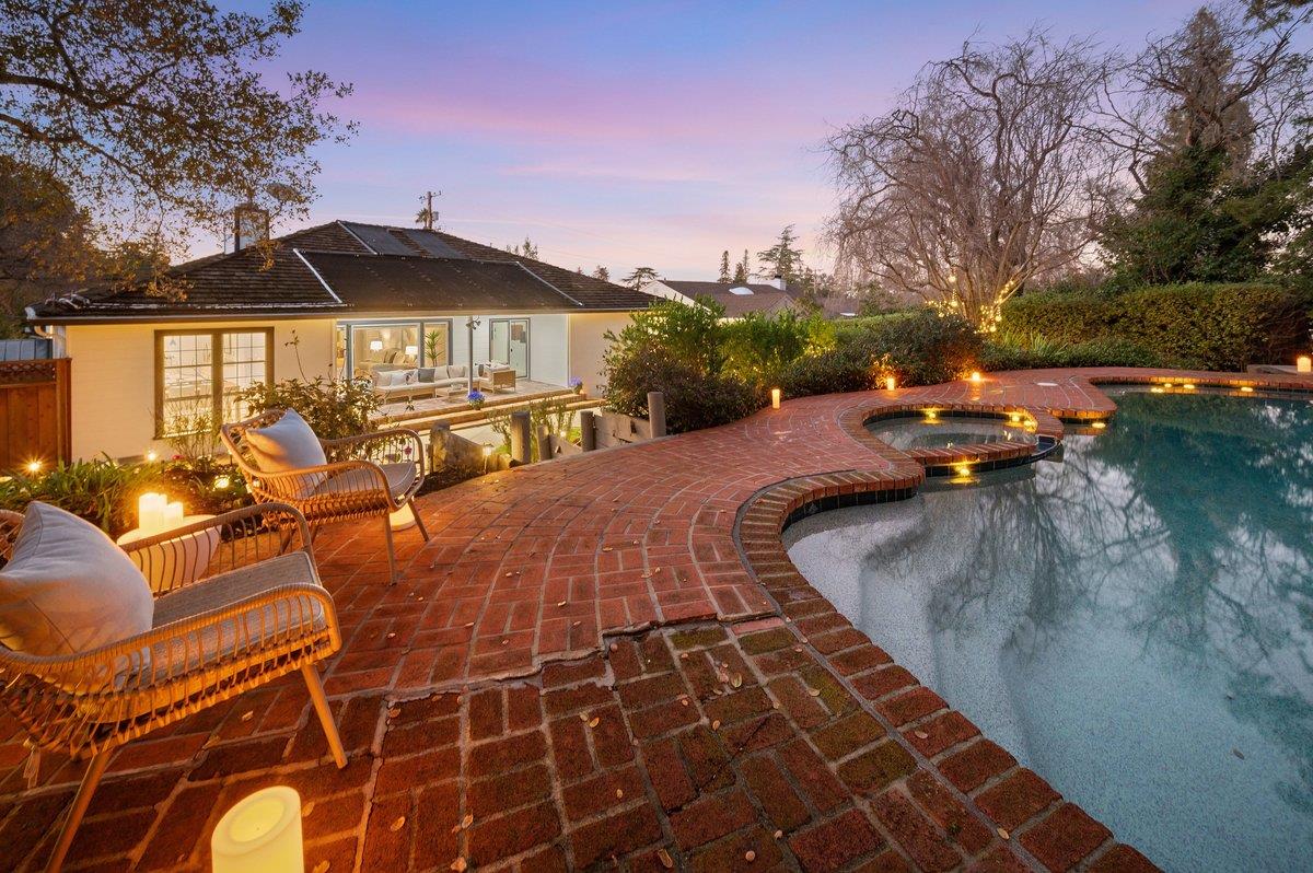 Front Image Thumbnail for ML82031482