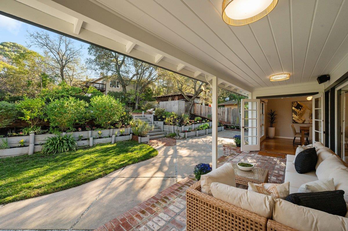 Detail Gallery Image 10 of 49 For 1277 Edgewood Rd, Redwood City,  CA 94062 - 3 Beds | 2 Baths