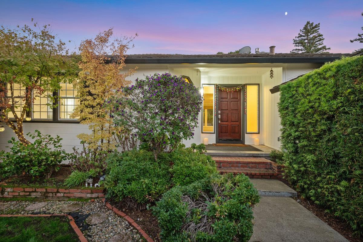 Detail Gallery Image 38 of 49 For 1277 Edgewood Rd, Redwood City,  CA 94062 - 3 Beds | 2 Baths