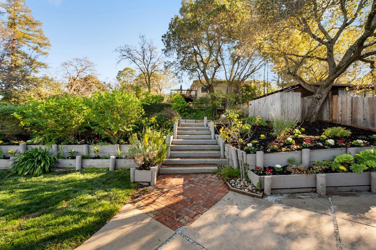 Detail Gallery Image 40 of 49 For 1277 Edgewood Rd, Redwood City,  CA 94062 - 3 Beds | 2 Baths