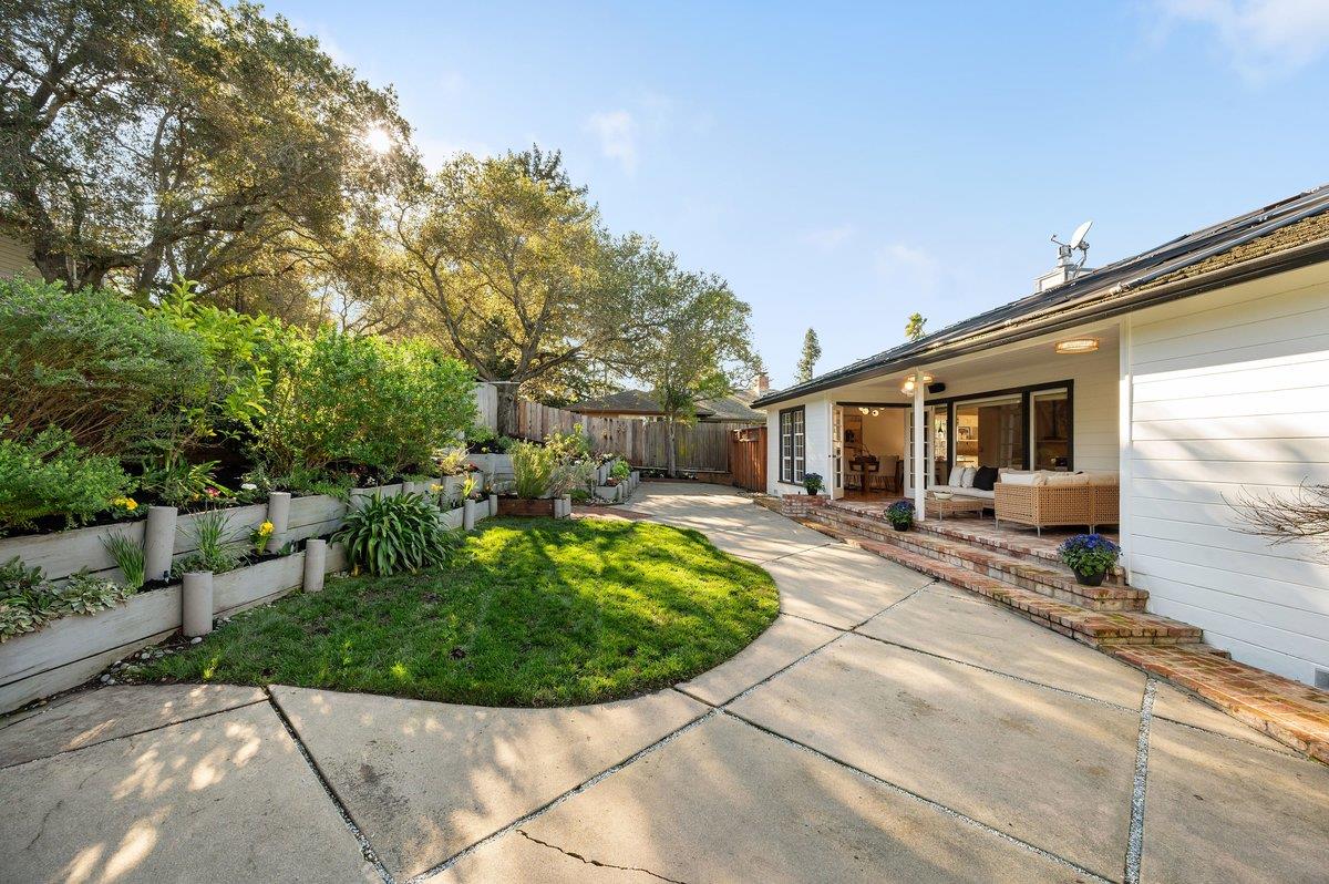 Detail Gallery Image 46 of 49 For 1277 Edgewood Rd, Redwood City,  CA 94062 - 3 Beds | 2 Baths