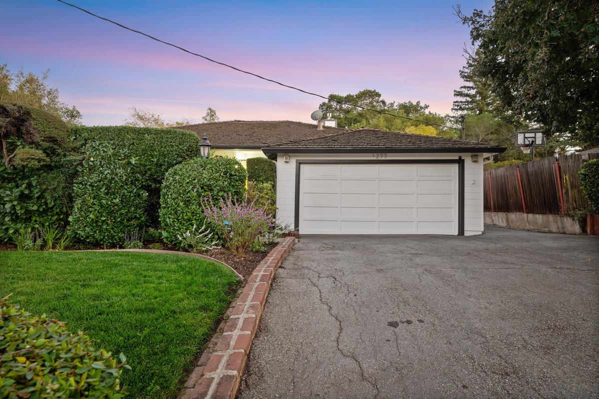 Detail Gallery Image 47 of 49 For 1277 Edgewood Rd, Redwood City,  CA 94062 - 3 Beds | 2 Baths