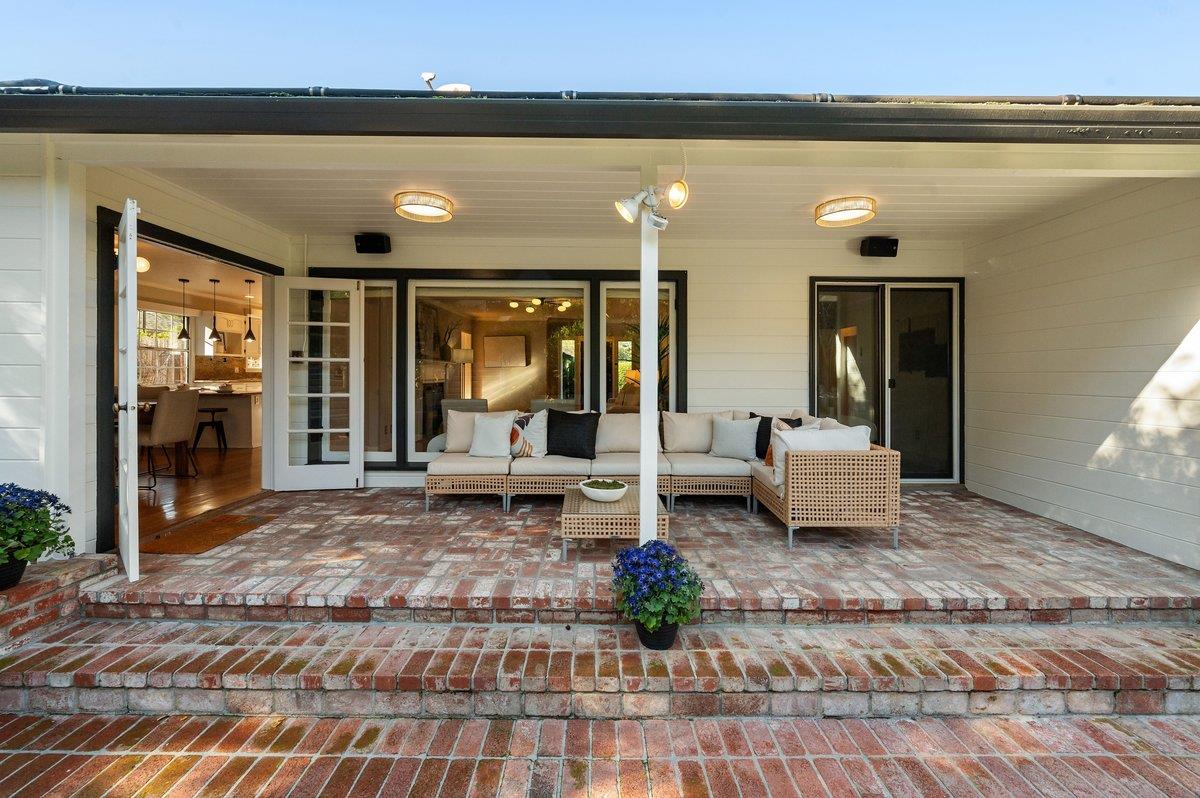 Detail Gallery Image 8 of 49 For 1277 Edgewood Rd, Redwood City,  CA 94062 - 3 Beds | 2 Baths