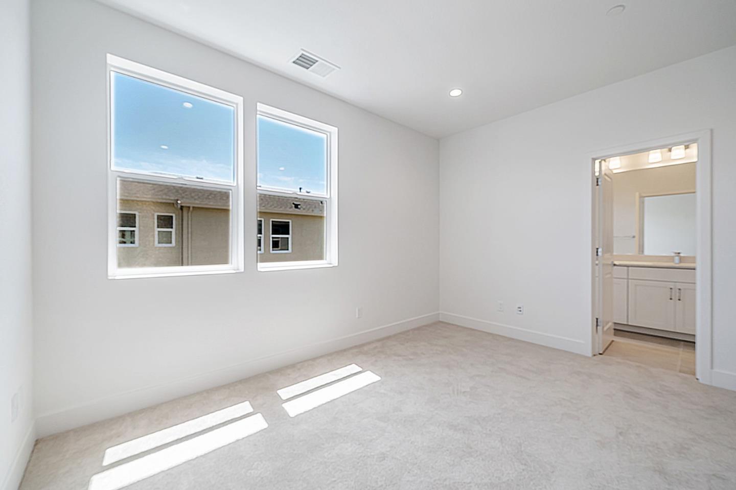 Detail Gallery Image 11 of 20 For 3308 Seashell Ter, San Ramon,  CA 94583 - 3 Beds | 3/1 Baths