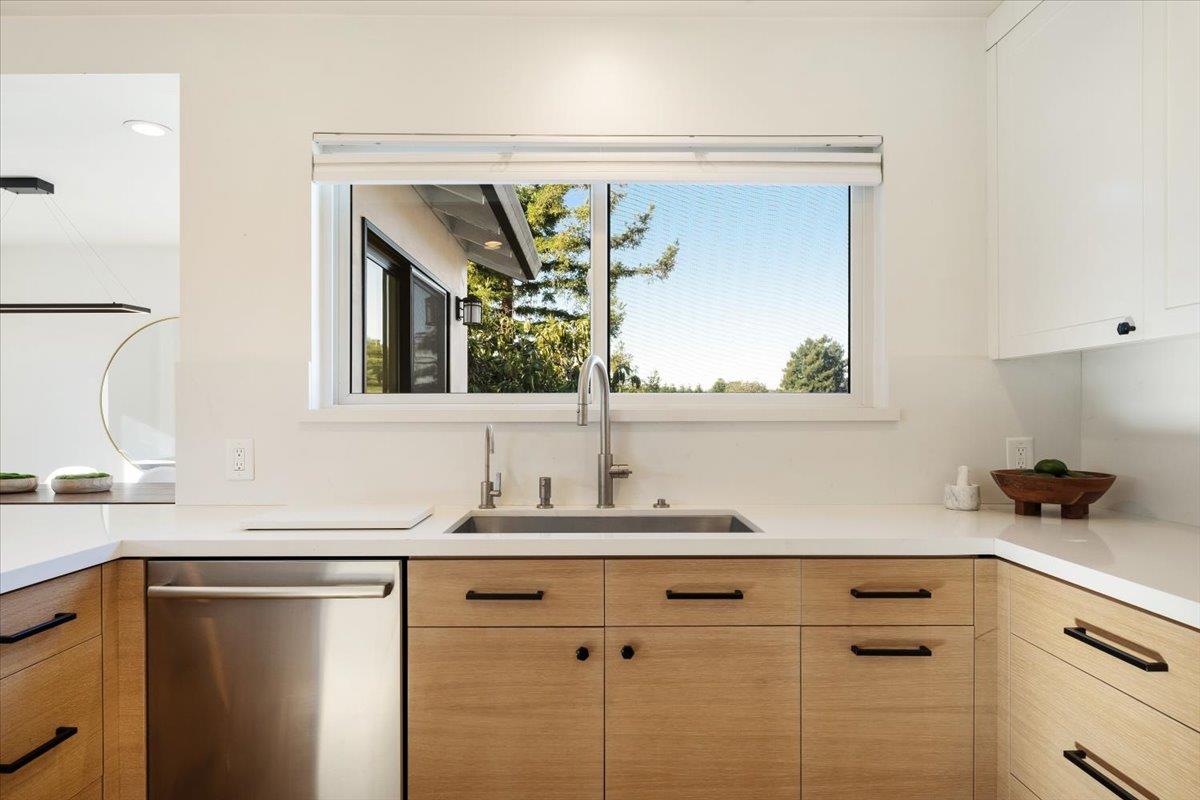 Detail Gallery Image 17 of 54 For 3025 Crystal Heights Dr, Soquel,  CA 95073 - 4 Beds | 3 Baths