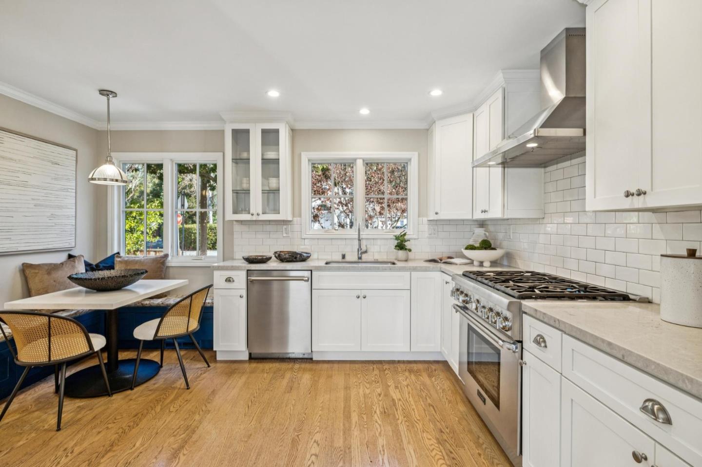 Detail Gallery Image 13 of 40 For 1395 Delfino Way, Menlo Park,  CA 94025 - 3 Beds | 2 Baths